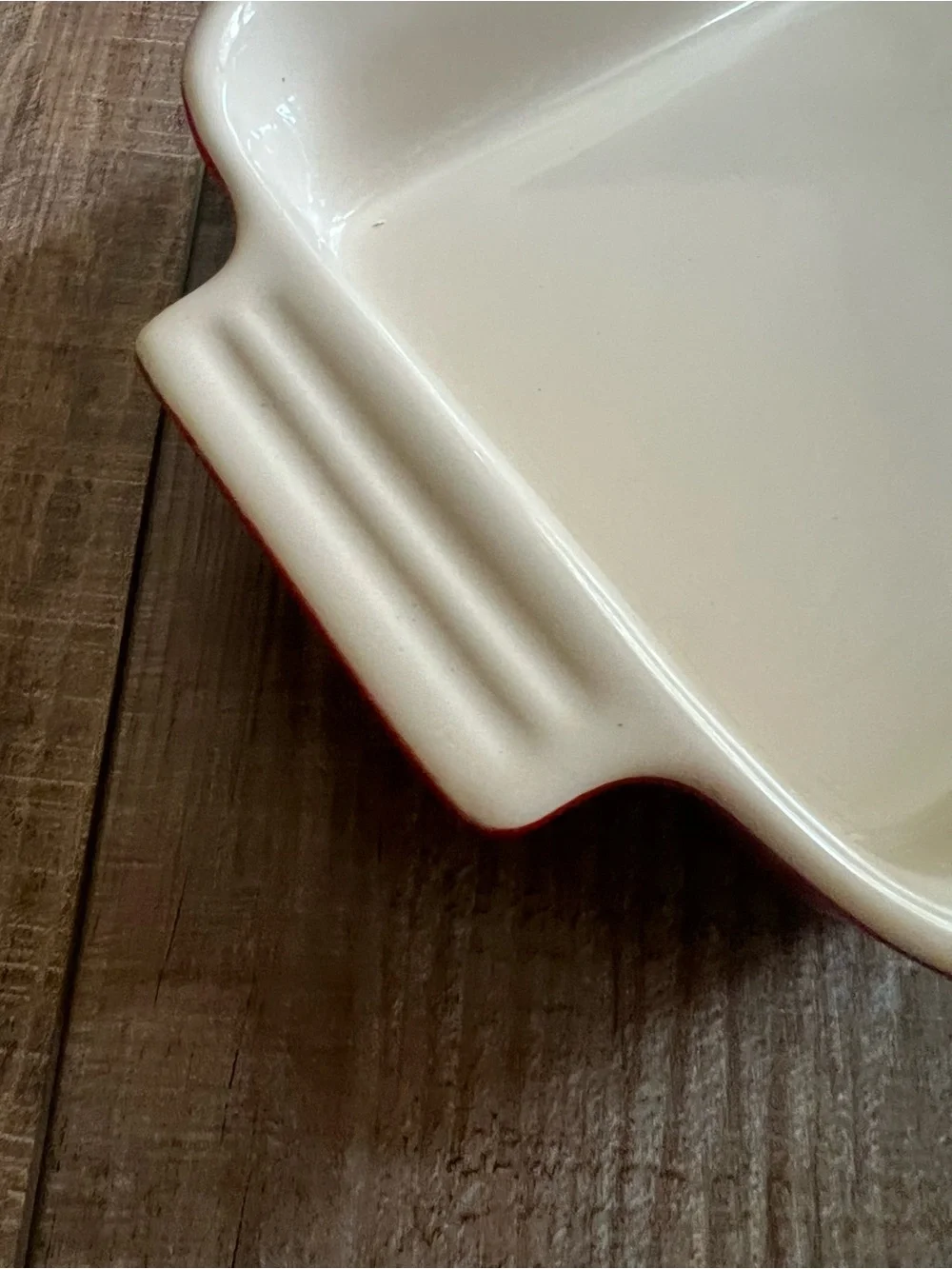 Le Creuset versatile smooth handles